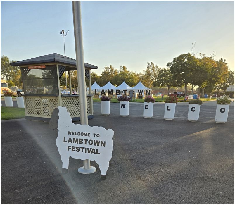 Welcome to Lambtown Festival sign. Photo: Letty Klein